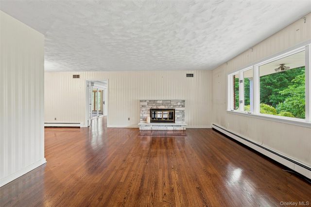 11 Hillside Court, Suffern, NY 10901