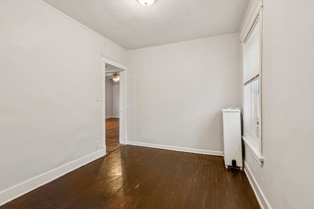 2018 W Birchwood Avenue, Chicago, IL 60645