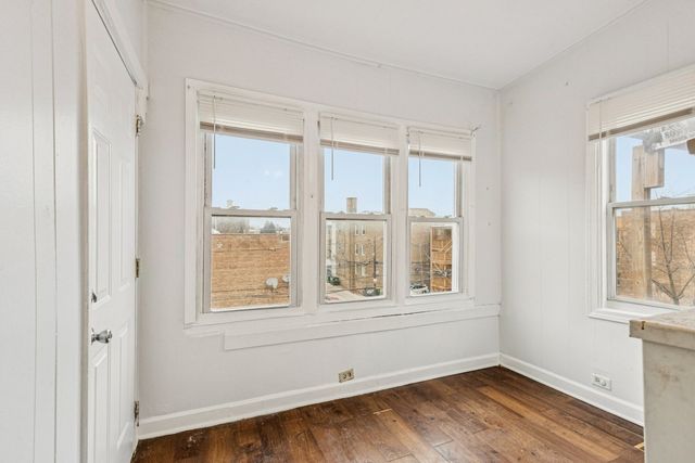 2018 W Birchwood Avenue, Chicago, IL 60645