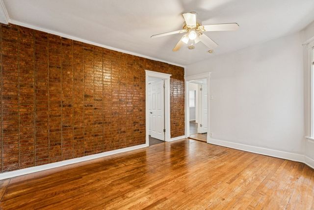 2018 W Birchwood Avenue, Chicago, IL 60645