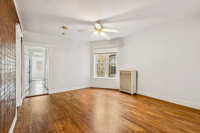 2018 W Birchwood Avenue, Chicago, IL 60645