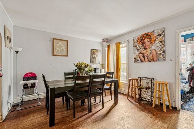 2018 W Birchwood Avenue, Chicago, IL 60645