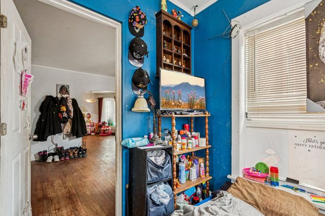 2018 W Birchwood Avenue, Chicago, IL 60645