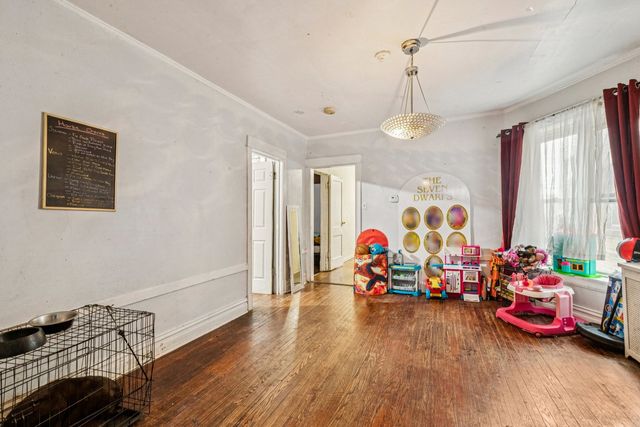 2018 W Birchwood Avenue, Chicago, IL 60645