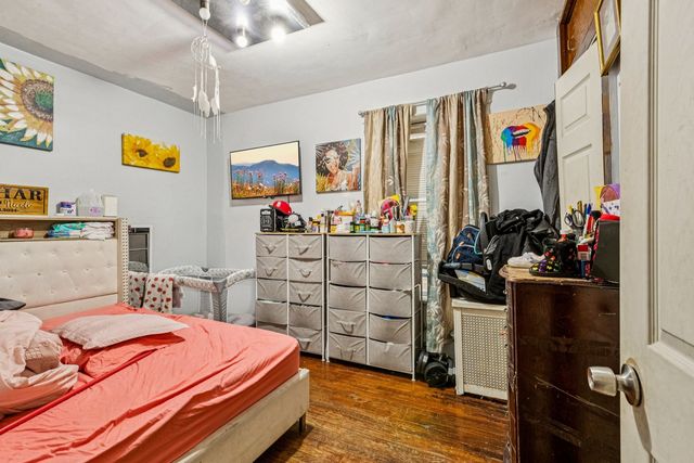 2018 W Birchwood Avenue, Chicago, IL 60645