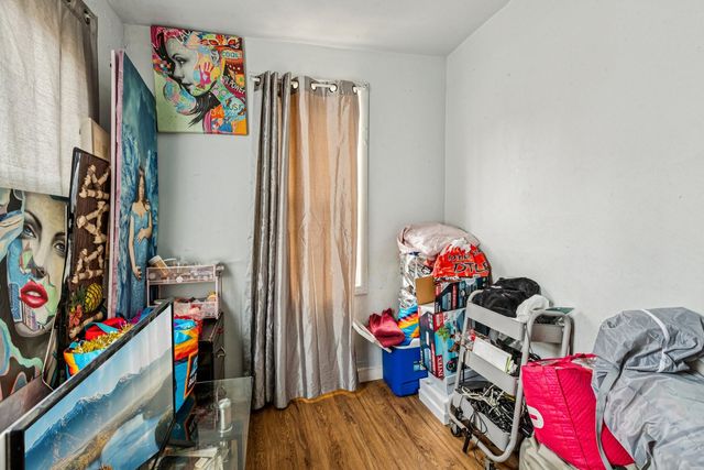 2018 W Birchwood Avenue, Chicago, IL 60645