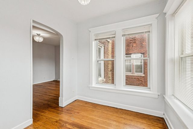 2018 W Birchwood Avenue, Chicago, IL 60645