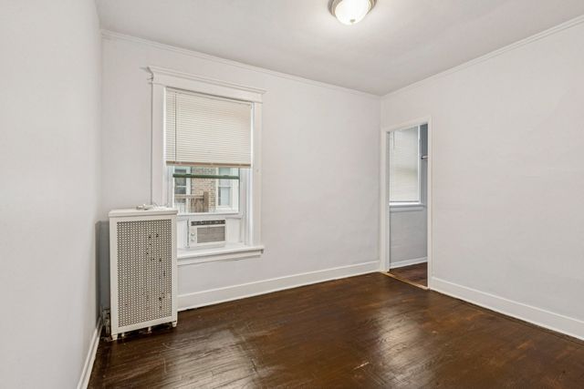 2018 W Birchwood Avenue, Chicago, IL 60645