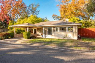 1027 Borden Villa Dr, Santa Rosa, CA 95401