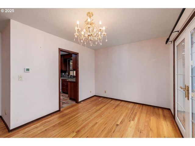 2335 Sw IMPERIAL Ct, Portland, OR 97225