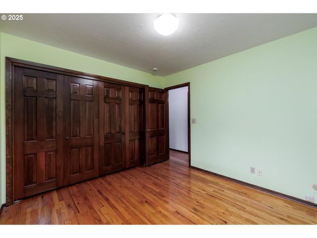 2335 Sw IMPERIAL Ct, Portland, OR 97225