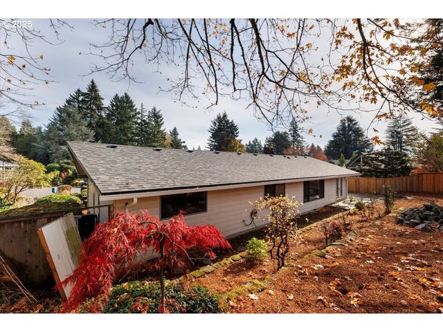 2335 Sw IMPERIAL Ct, Portland, OR 97225