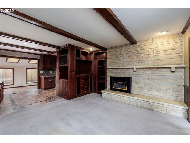 2335 Sw IMPERIAL Ct, Portland, OR 97225