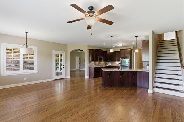 2146 Gorden Xing, Gallatin, TN 37066