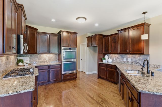 2146 Gorden Xing, Gallatin, TN 37066