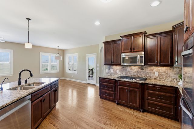 2146 Gorden Xing, Gallatin, TN 37066