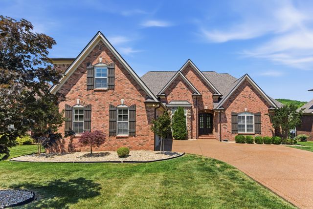 2146 Gorden Xing, Gallatin, TN 37066