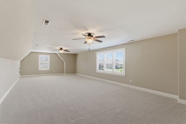 2146 Gorden Xing, Gallatin, TN 37066