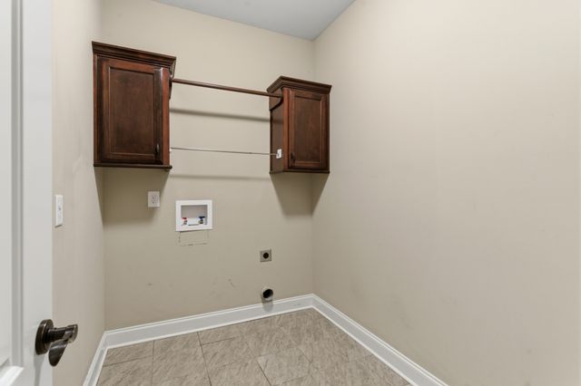 2146 Gorden Xing, Gallatin, TN 37066