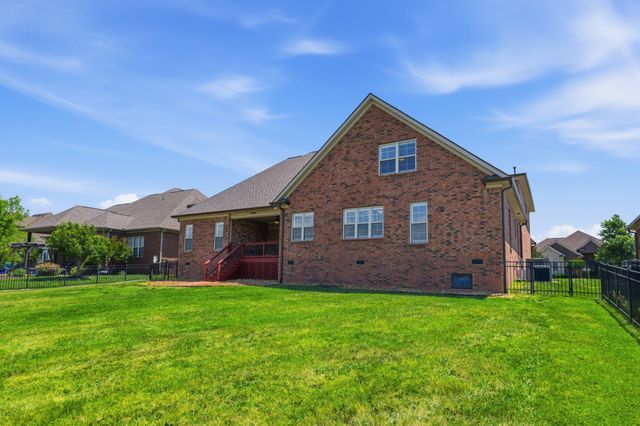 2146 Gorden Xing, Gallatin, TN 37066