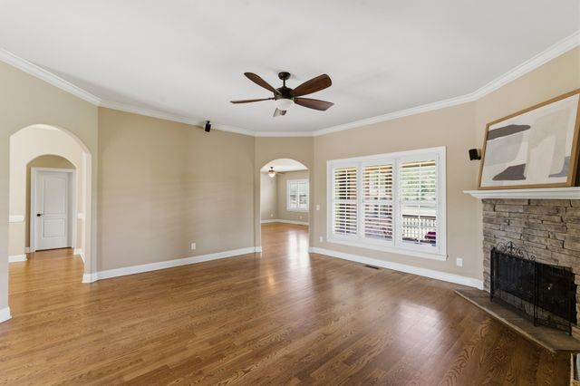 2146 Gorden Xing, Gallatin, TN 37066