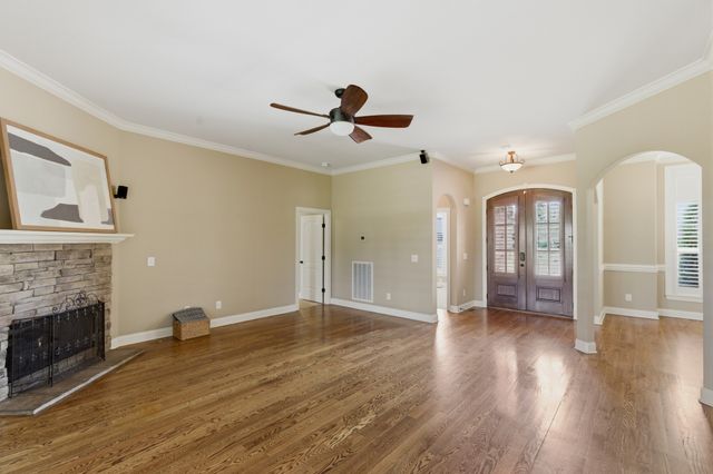 2146 Gorden Xing, Gallatin, TN 37066