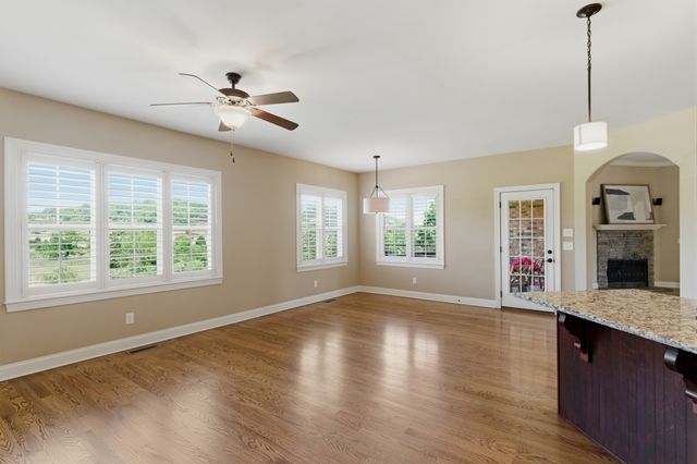 2146 Gorden Xing, Gallatin, TN 37066
