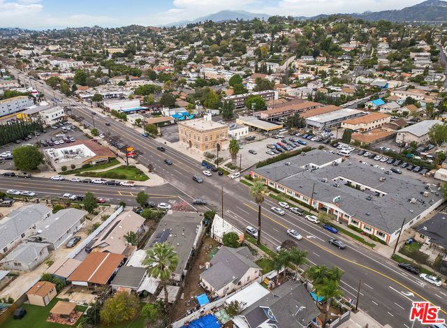 6072 York Boulevard, Los Angeles, CA 90042