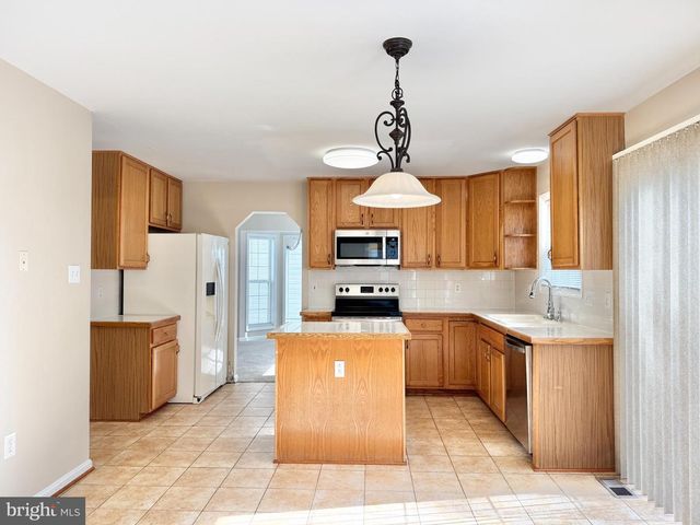 9 KIMBERLY DR, Stafford, VA 22554