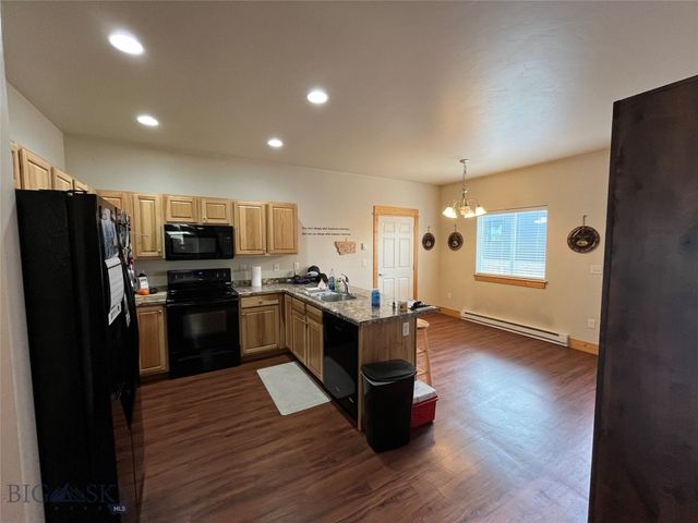 13 & 14 Moreland Court 101-102,301-305,701-904, Manhattan, MT 59741