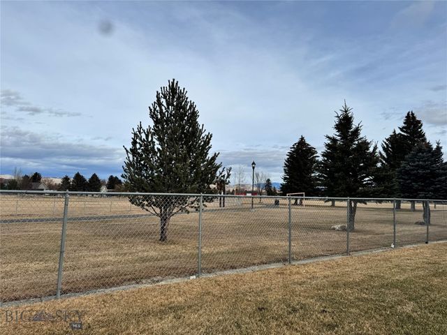 13 & 14 Moreland Court 101-102,301-305,701-904, Manhattan, MT 59741