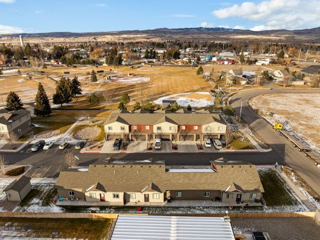 13 & 14 Moreland Court 101-102,301-305,701-904, Manhattan, MT 59741