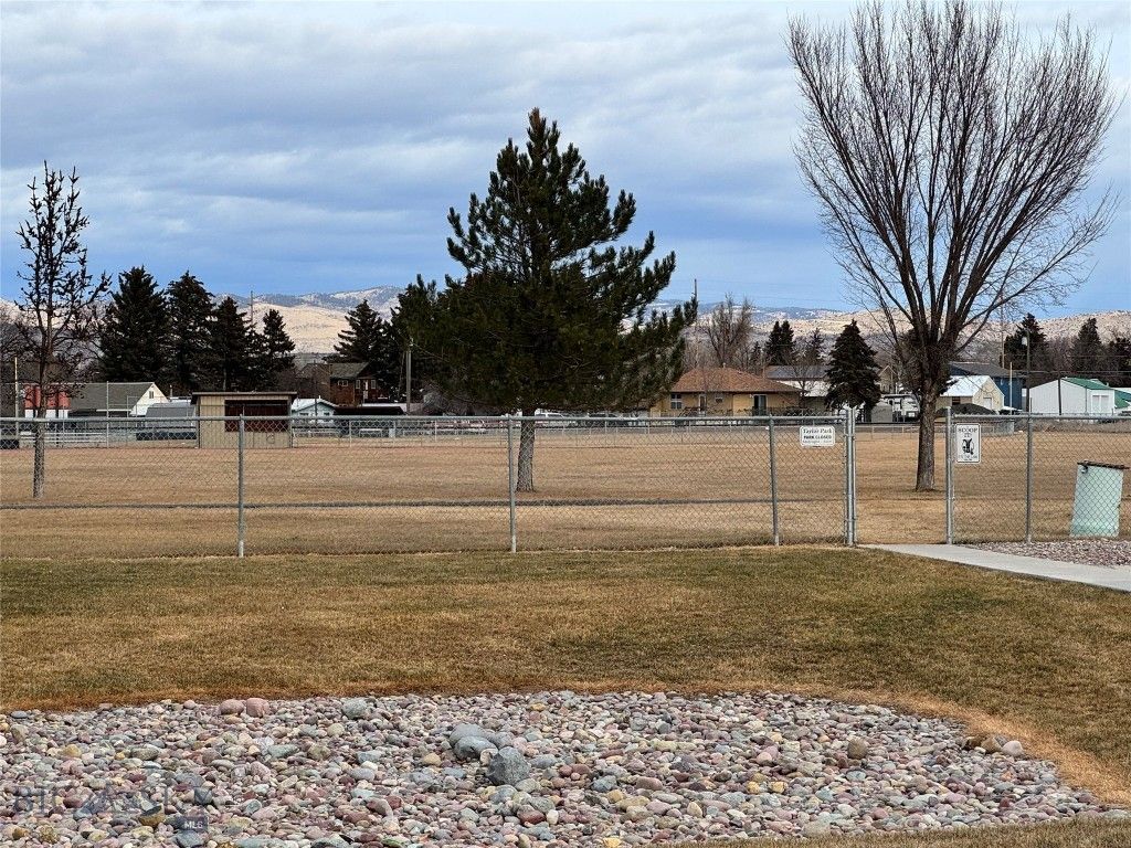 13 & 14 Moreland Court 101-102,301-305,701-904, Manhattan, MT 59741 photo 54