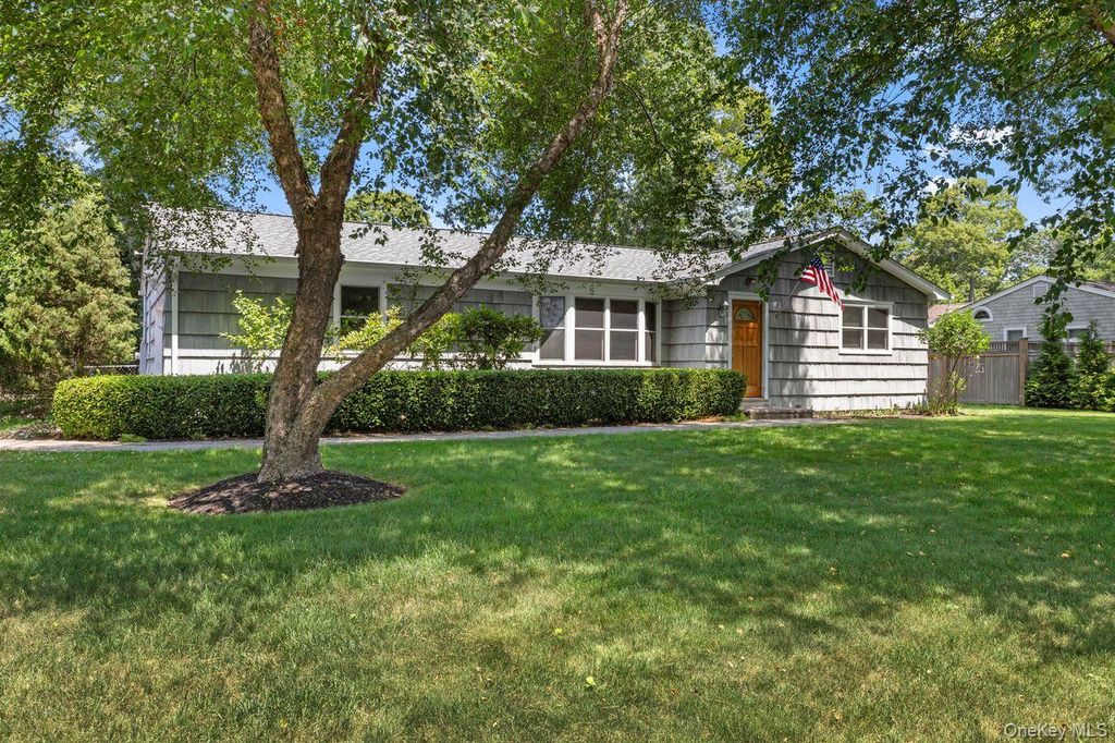 10 Sanderling Lane, East Quogue, NY 11942