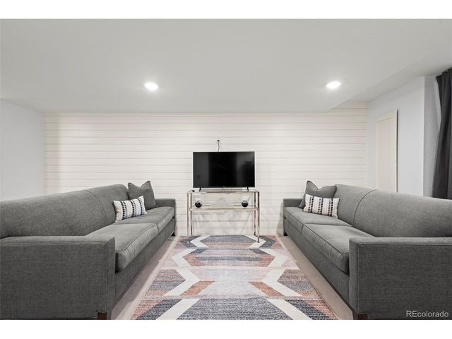 10281 Bellwether Ln, Lone Tree, CO 80124