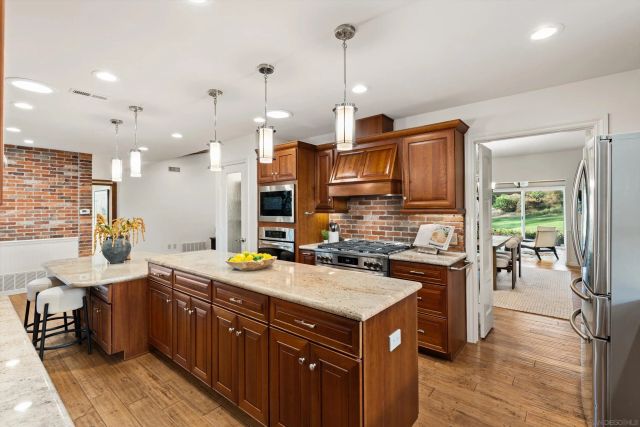 1157 San Pablo Dr, San Marcos, CA 92078