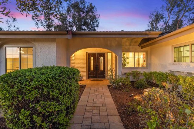 1157 San Pablo Dr, San Marcos, CA 92078