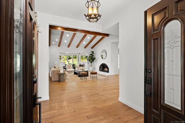 1157 San Pablo Dr, San Marcos, CA 92078