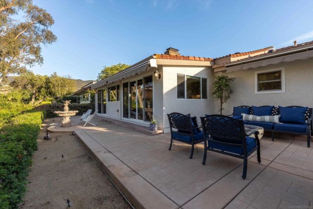 1157 San Pablo Dr, San Marcos, CA 92078