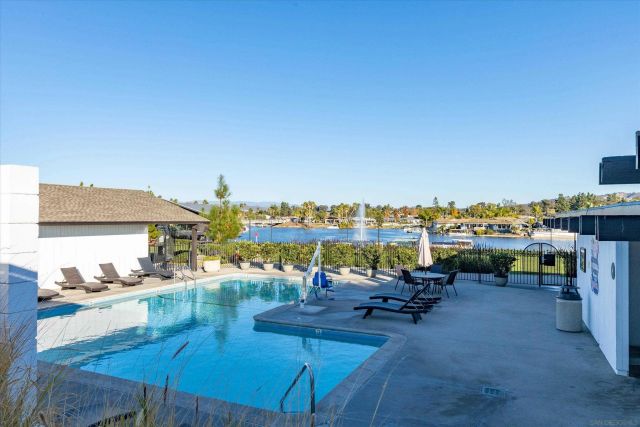 1157 San Pablo Dr, San Marcos, CA 92078