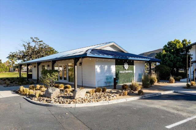 1157 San Pablo Dr, San Marcos, CA 92078