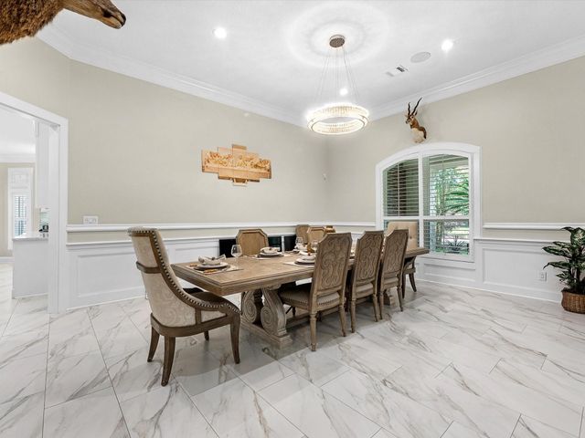 11 Marys Creek Lane, Friendswood, TX 77546