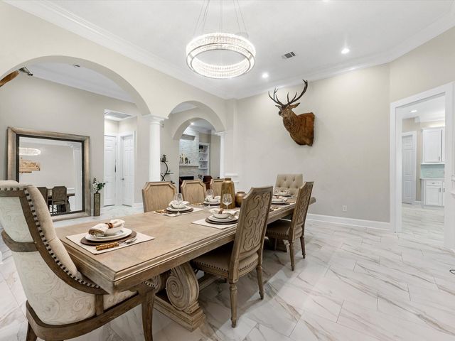 11 Marys Creek Lane, Friendswood, TX 77546