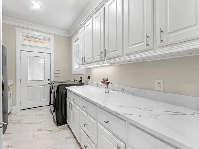 11 Marys Creek Lane, Friendswood, TX 77546