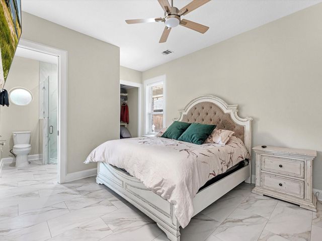 11 Marys Creek Lane, Friendswood, TX 77546