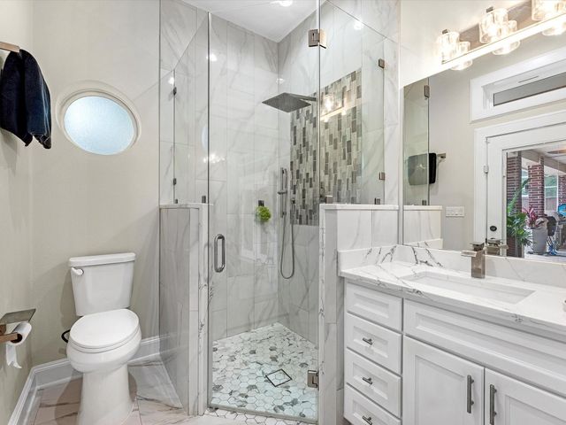 11 Marys Creek Lane, Friendswood, TX 77546