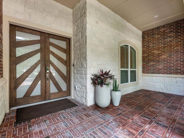 11 Marys Creek Lane, Friendswood, TX 77546