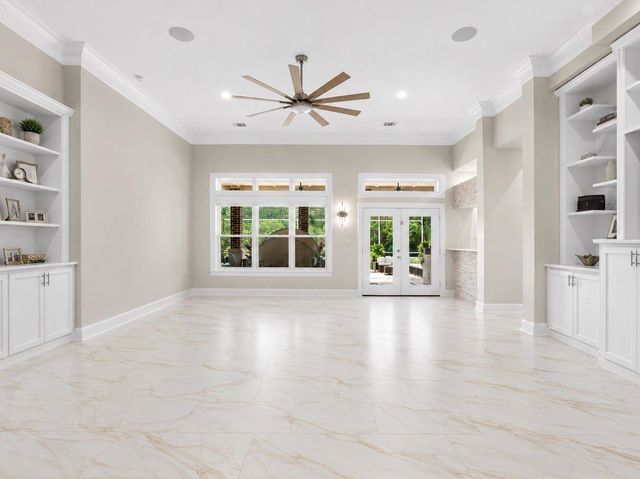 11 Marys Creek Lane, Friendswood, TX 77546