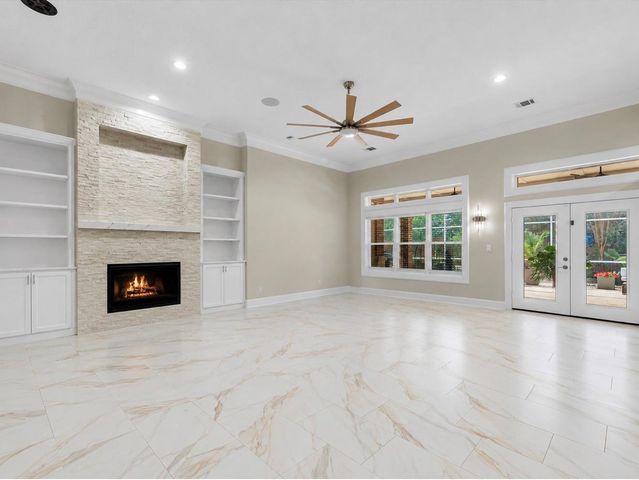 11 Marys Creek Lane, Friendswood, TX 77546