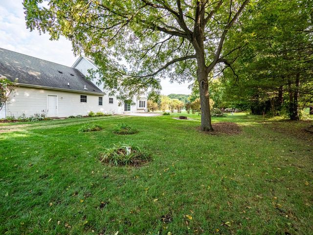 W264N6779 Lake DRIVE, Lisbon, WI 53089